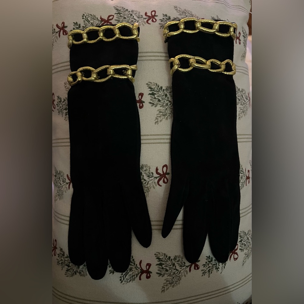 MOSCHINO black Suede with gold chain gloves